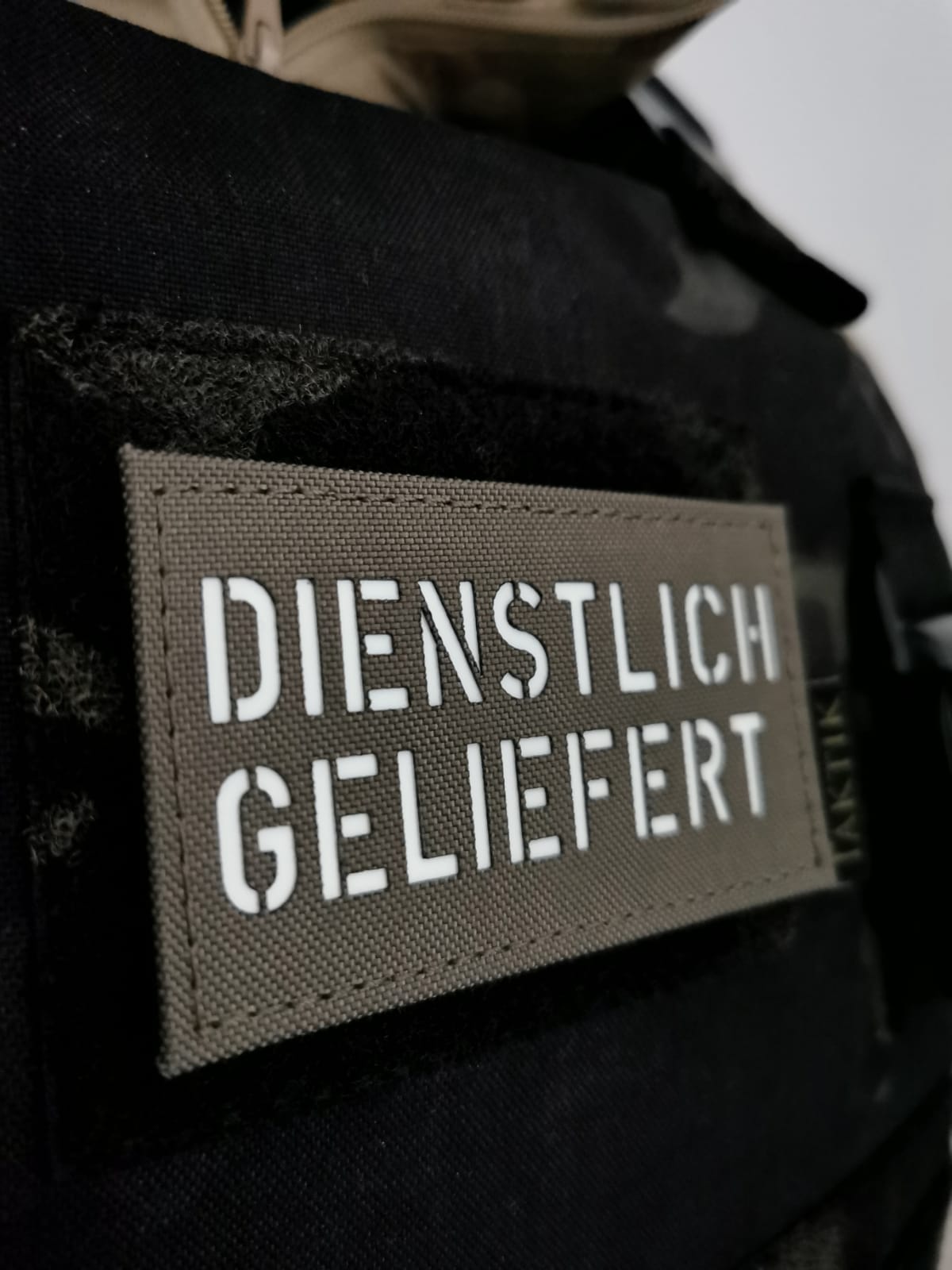 Dienstlich geliefert Patch - Sammlerstück - Dienstlich Geliefert Shop